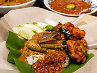 Rozya Kitchen food