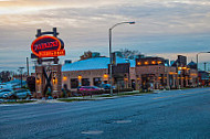 Paisans Pizzeria outside