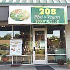 Pho Nguyen outside