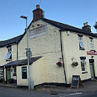 Farmers Arms outside