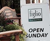 Figlio outside