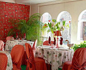 El Jardin inside