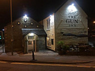 Gun Inn outside