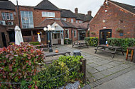 The Stag And Three Horseshoes outside