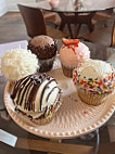 Luli's Cupcakes food