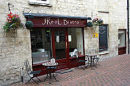 Jrool Bistro inside