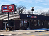 Ken's Donuts outside