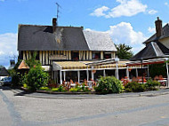 Auberge du Bac outside