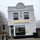 The Narrow Boat outside