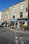 New Forest Ice Cream Parlour outside