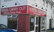 Yungs Carry Out outside