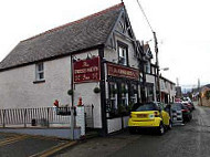 The Cross Keys Inn outside