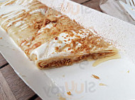 Creme De La Crepe food