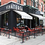 Vinateria outside