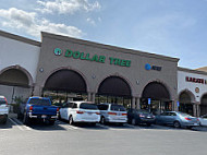 Dollar Tree outside