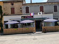 Restaurant La Marmite outside