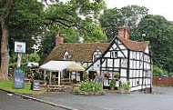 Old Bull Inn outside