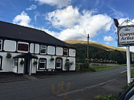 The Gwyn Arms outside