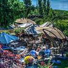 Lake Breeze Winery Patio Restaurant outside