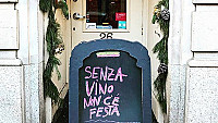 Bin 26 Enoteca outside