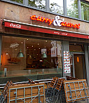 Curry & Wurst outside