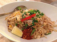 Tung Tong Roong Thai food