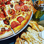 Round Table Pizza food