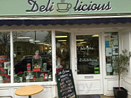 Deli Licious outside