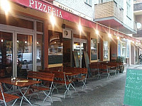 Pizza Espresso inside