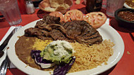 La Pinata Dinner House food