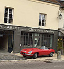 A Table Chez Eric Leautey outside