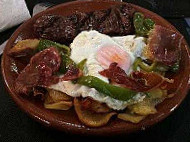 Los Faroles Bodeguita food