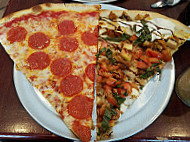 Maurizio's Pizzeria Italian food