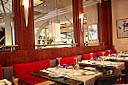 Brasserie Leopold inside