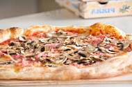 Alain Pizza food