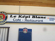 Le Képi Blanc inside