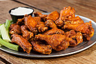 Pluckers Wing food