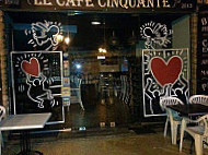 Le cafe 50 inside