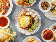 Warung Nasi Lemak Cik Yang food