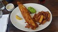 Linden Tree Pub food