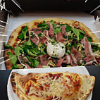 Grill Pizzeria food