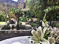 El Jardin de los Milagros outside