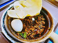 Alvar Claypot Rice food