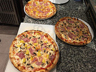 Vincicoppolas Pizzas Zagara food