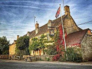 Swan Inn outside