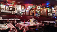 Buca Di Beppo Italian food