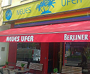 Neue Liebe Café outside