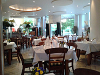 Lochner Restaurant outside