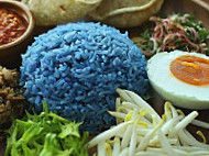 Nasi Kerabu Mek Yu food