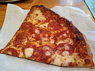 Michelangelos Pizza food